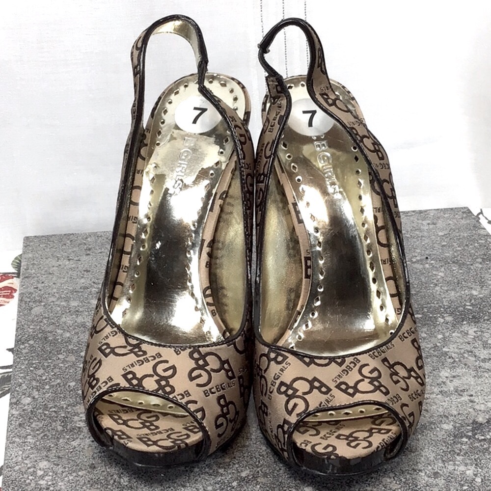 ⚜️BCBGirls Hansel Brown Lacquer Gold Leather Sole Sling Back Peep Toe Sz.7 - Picture 7 of 8